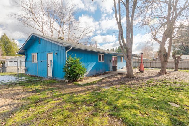 1110 SW Juniper Drive, Grants Pass, OR 97526