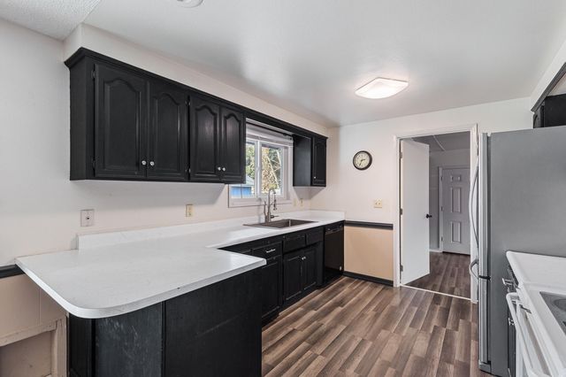 1110 SW Juniper Drive, Grants Pass, OR 97526