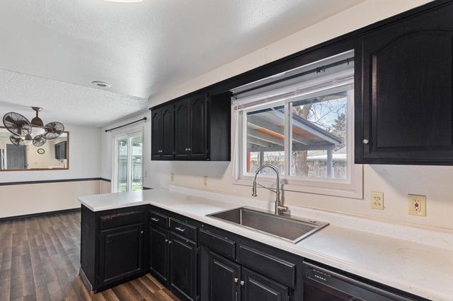 1110 SW Juniper Drive, Grants Pass, OR 97526