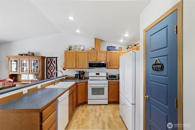 8008 188th Avenue SW, Rochester, WA 98579