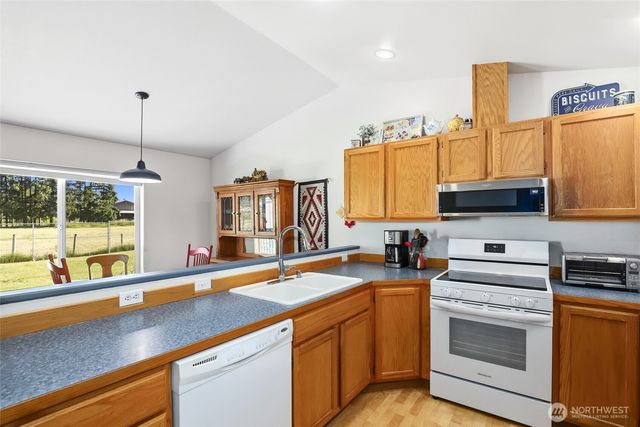 8008 188th Avenue SW, Rochester, WA 98579
