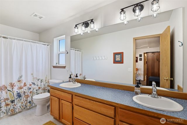 8008 188th Avenue SW, Rochester, WA 98579