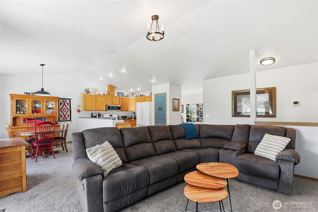 8008 188th Avenue SW, Rochester, WA 98579