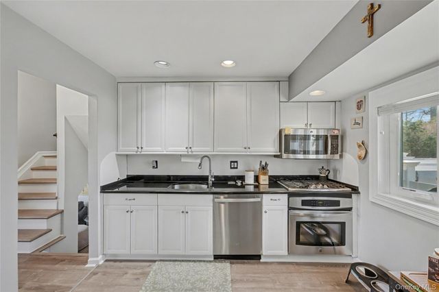 57 Richfield Street, Plainview, NY 11803