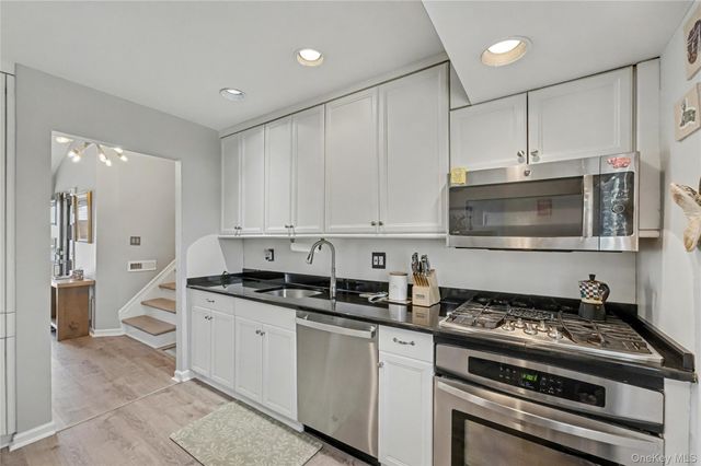 57 Richfield Street, Plainview, NY 11803