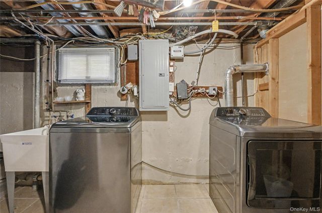 57 Richfield Street, Plainview, NY 11803