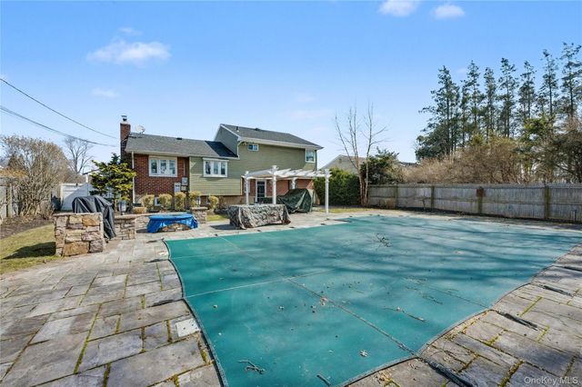 57 Richfield Street, Plainview, NY 11803