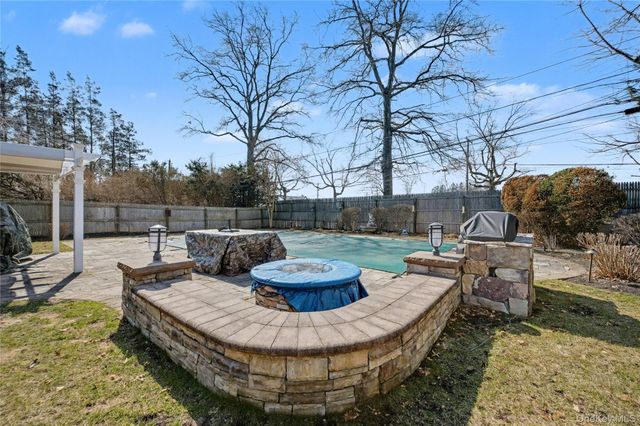 57 Richfield Street, Plainview, NY 11803