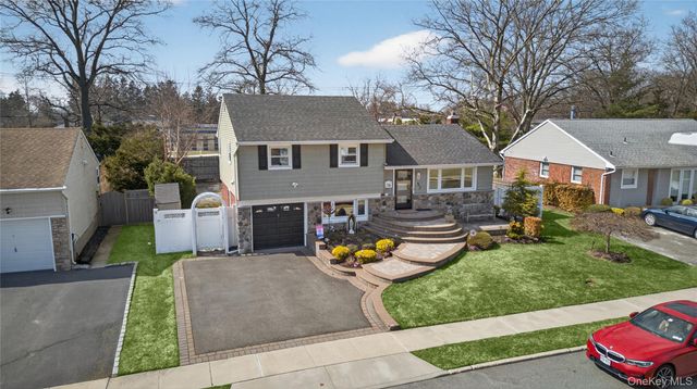 57 Richfield Street, Plainview, NY 11803