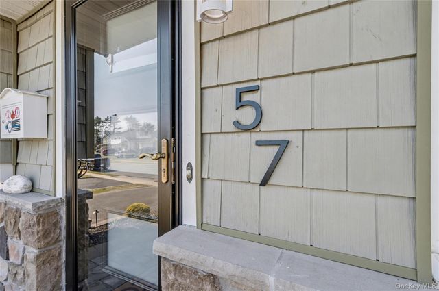 57 Richfield Street, Plainview, NY 11803