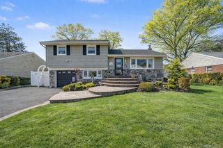 57 Richfield Street, Plainview, NY 11803