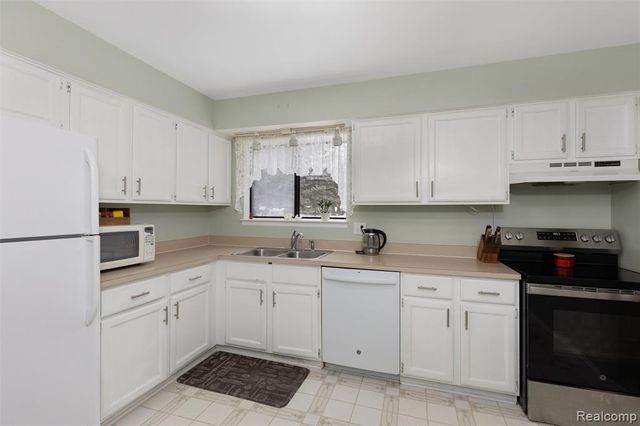 5695 Caren Drive, Ypsilanti, MI 48197