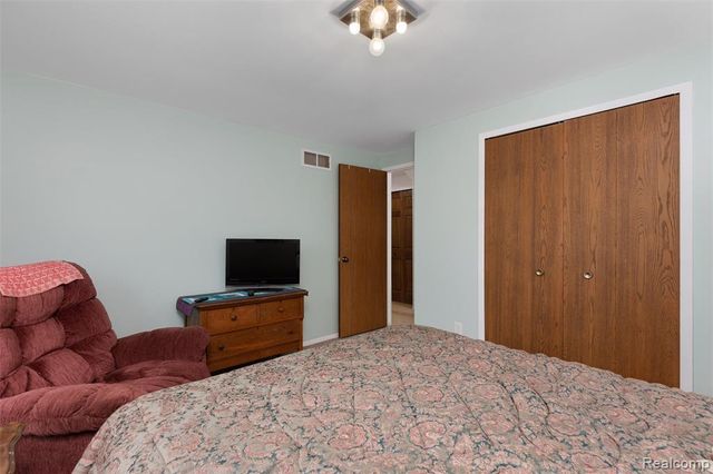 5695 Caren Drive, Ypsilanti, MI 48197