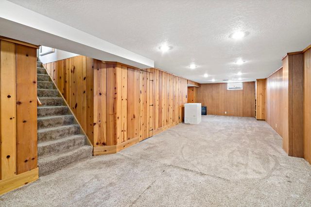 1552 Hoyt Avenue E, Saint Paul, MN 55106
