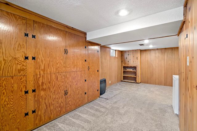1552 Hoyt Avenue E, Saint Paul, MN 55106