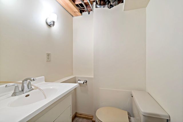 1552 Hoyt Avenue E, Saint Paul, MN 55106