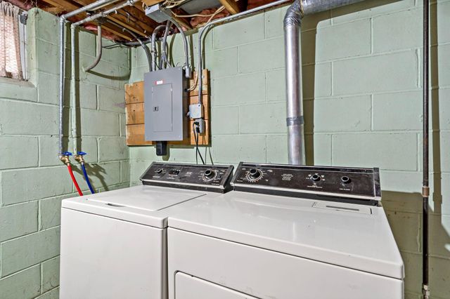 1552 Hoyt Avenue E, Saint Paul, MN 55106