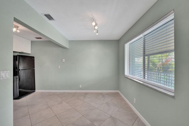 1250 Miami Road 11, Fort Lauderdale, FL 33316