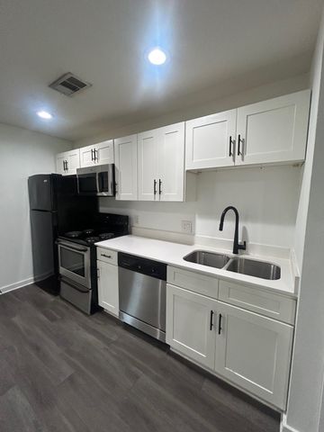 321 E 8th Street 108, Dallas, TX 75203