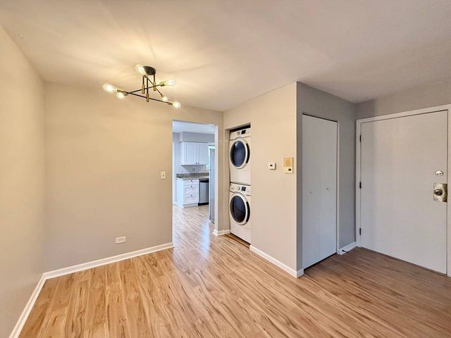386 Echo Lane 3, Aurora, IL 60504