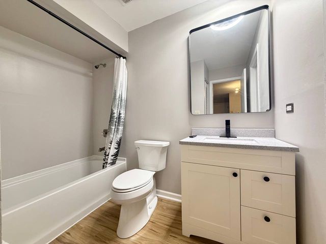 386 Echo Lane 3, Aurora, IL 60504
