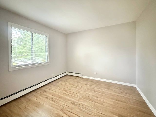 386 Echo Lane 3, Aurora, IL 60504