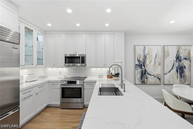365 5th AVE S 306, Naples, FL 34102