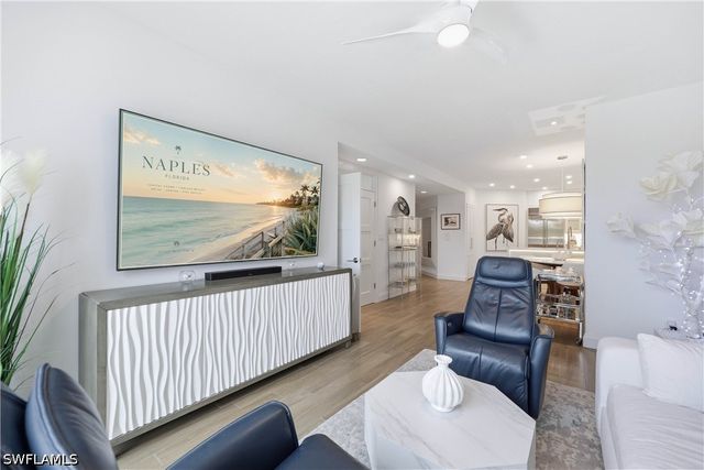 365 5th AVE S 306, Naples, FL 34102