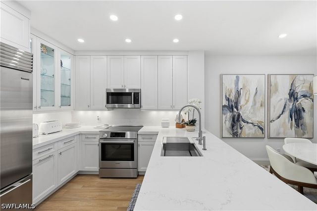 365 5th AVE S 306, Naples, FL 34102