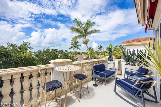 365 5th AVE S 306, Naples, FL 34102
