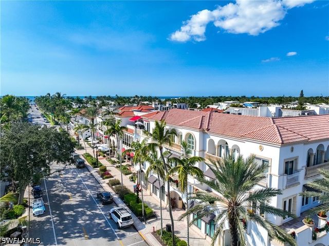 365 5th AVE S 306, Naples, FL 34102