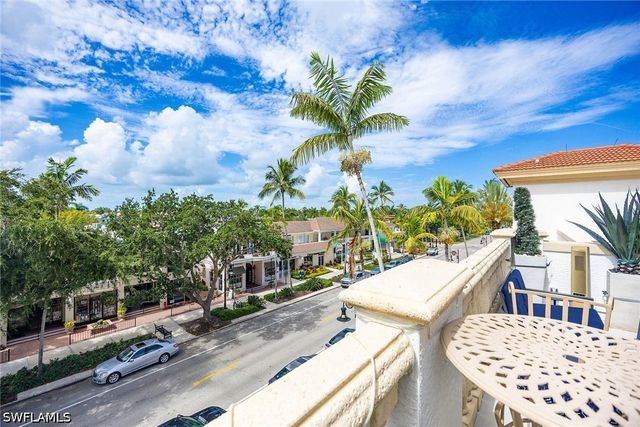 365 5th AVE S 306, Naples, FL 34102