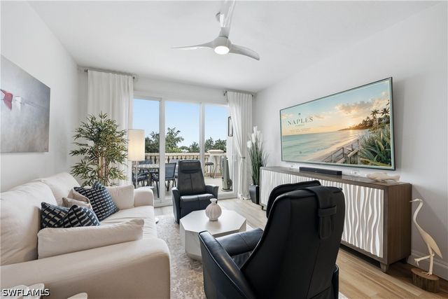 365 5th AVE S 306, Naples, FL 34102