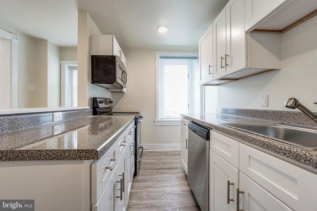 450 GERMANTOWN PIKE, Lafayette Hill, PA 19444