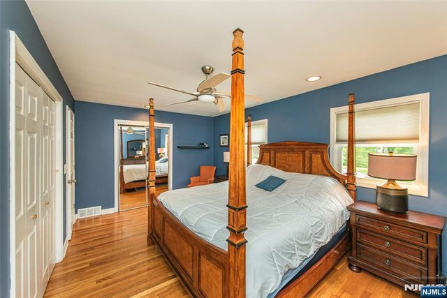 86 Minnehaha Boulevard, Oakland, NJ 07436