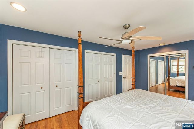 86 Minnehaha Boulevard, Oakland, NJ 07436