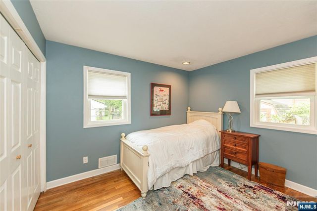 86 Minnehaha Boulevard, Oakland, NJ 07436
