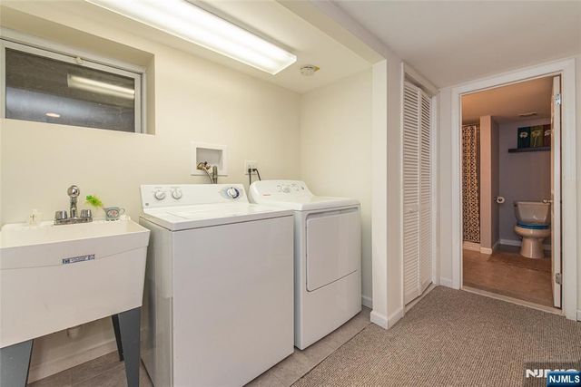 86 Minnehaha Boulevard, Oakland, NJ 07436