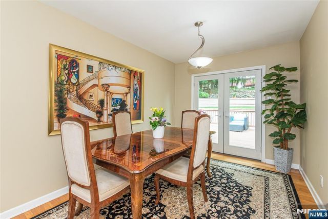 86 Minnehaha Boulevard, Oakland, NJ 07436