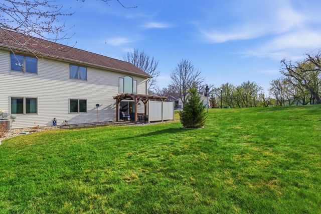 1600 Lower Trentwood Circle NE, Willmar, MN 56201