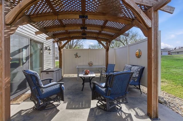 1600 Lower Trentwood Circle NE, Willmar, MN 56201
