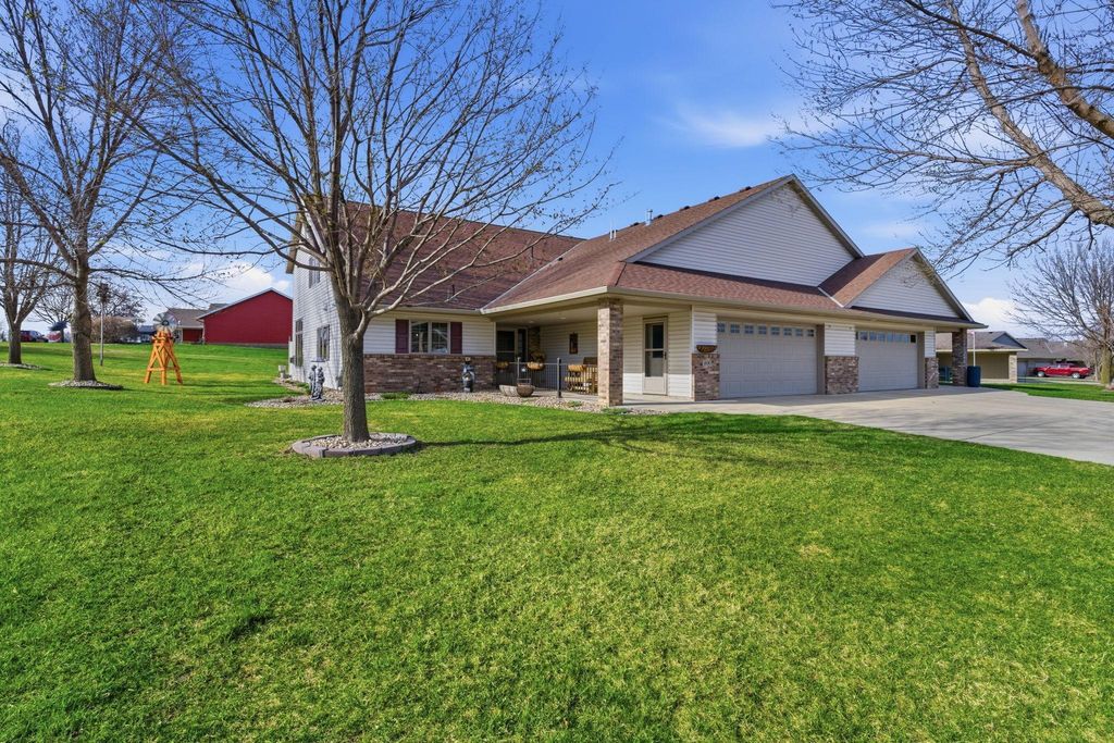 1600 Lower Trentwood Circle NE, Willmar, MN 56201