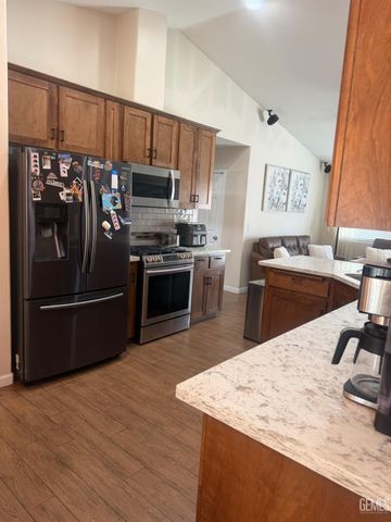 300 E war admiral Drive, Bakersfield, CA 93307