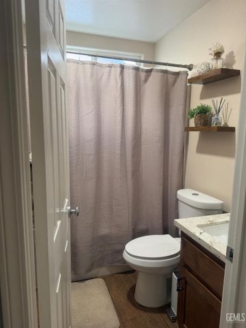 300 E war admiral Drive, Bakersfield, CA 93307