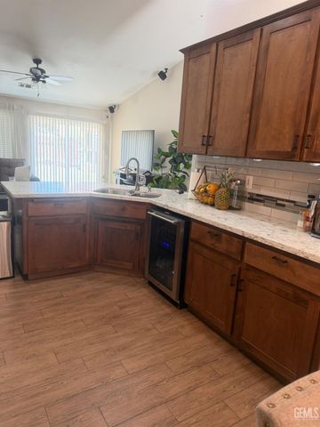 300 E war admiral Drive, Bakersfield, CA 93307