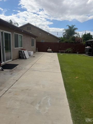 300 E war admiral Drive, Bakersfield, CA 93307
