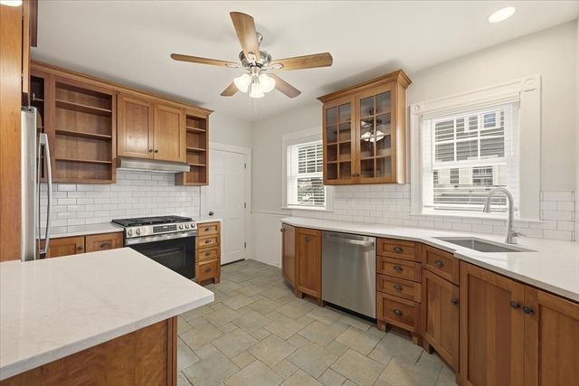 22 Lewis St 2, Newton, MA 02458