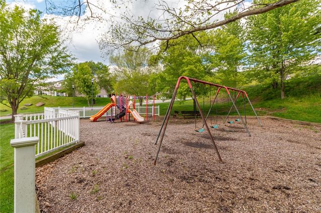 425 Chestnut Lane, Allegheny Twp, PA 15613