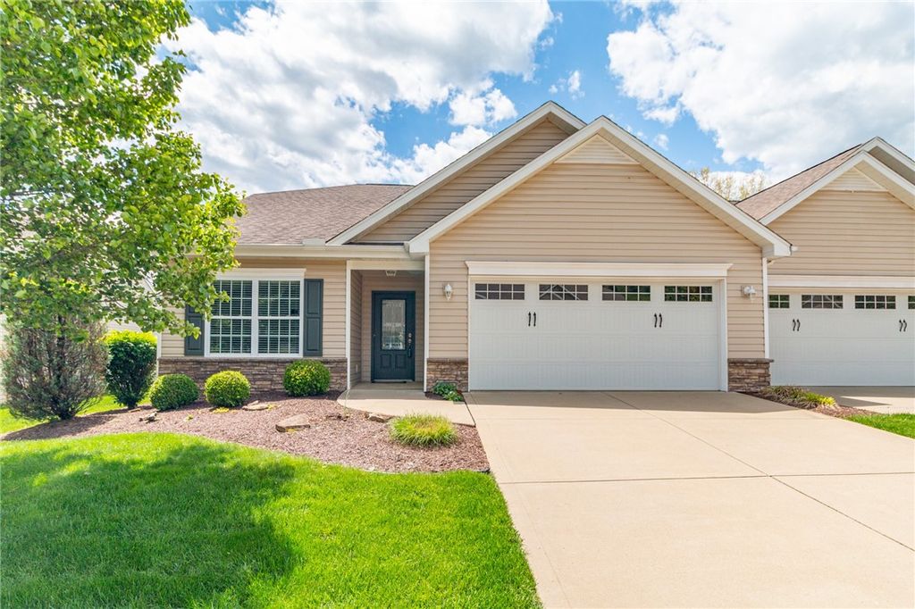 425 Chestnut Lane, Allegheny Twp, PA 15613