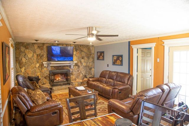 90 North Drive, Hampton, GA 30228